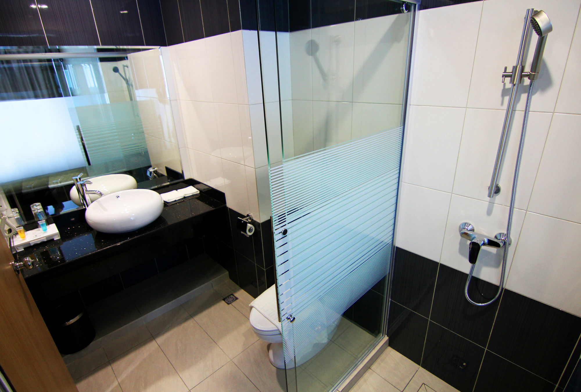 Hotel Putatan Platinum